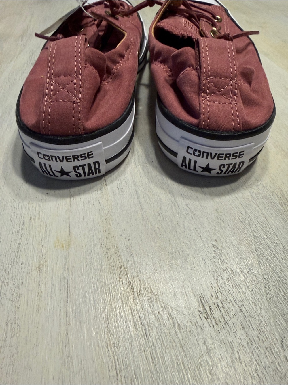 Converse Kids Low Top Sneakers in Dusty Rose
